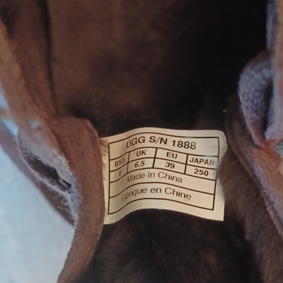 UGG - Picture 5 of 5